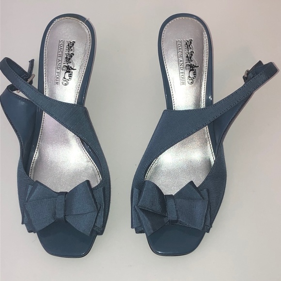 COACH and Four Blue Peep Toe Heels Pumps Shoes ((size 6)) - Picture 7 of 8